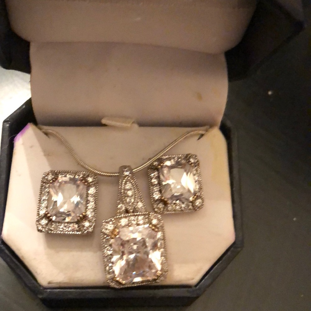 Sterling silver w diamond look earrings w necklace
